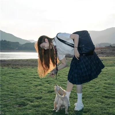 两个人一双手